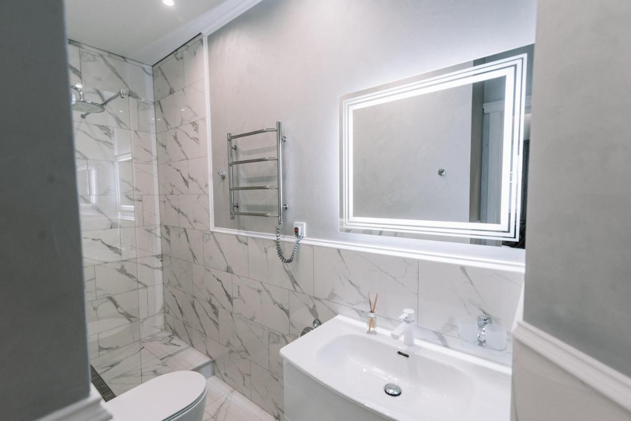 Royal Tower Vip Smart Apartments 1 Киев Экстерьер фото