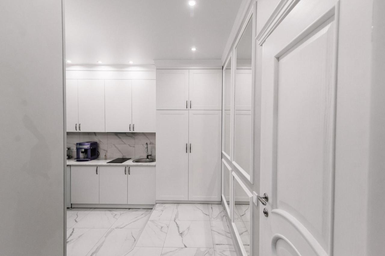 Royal Tower Vip Smart Apartments 1 Киев Экстерьер фото